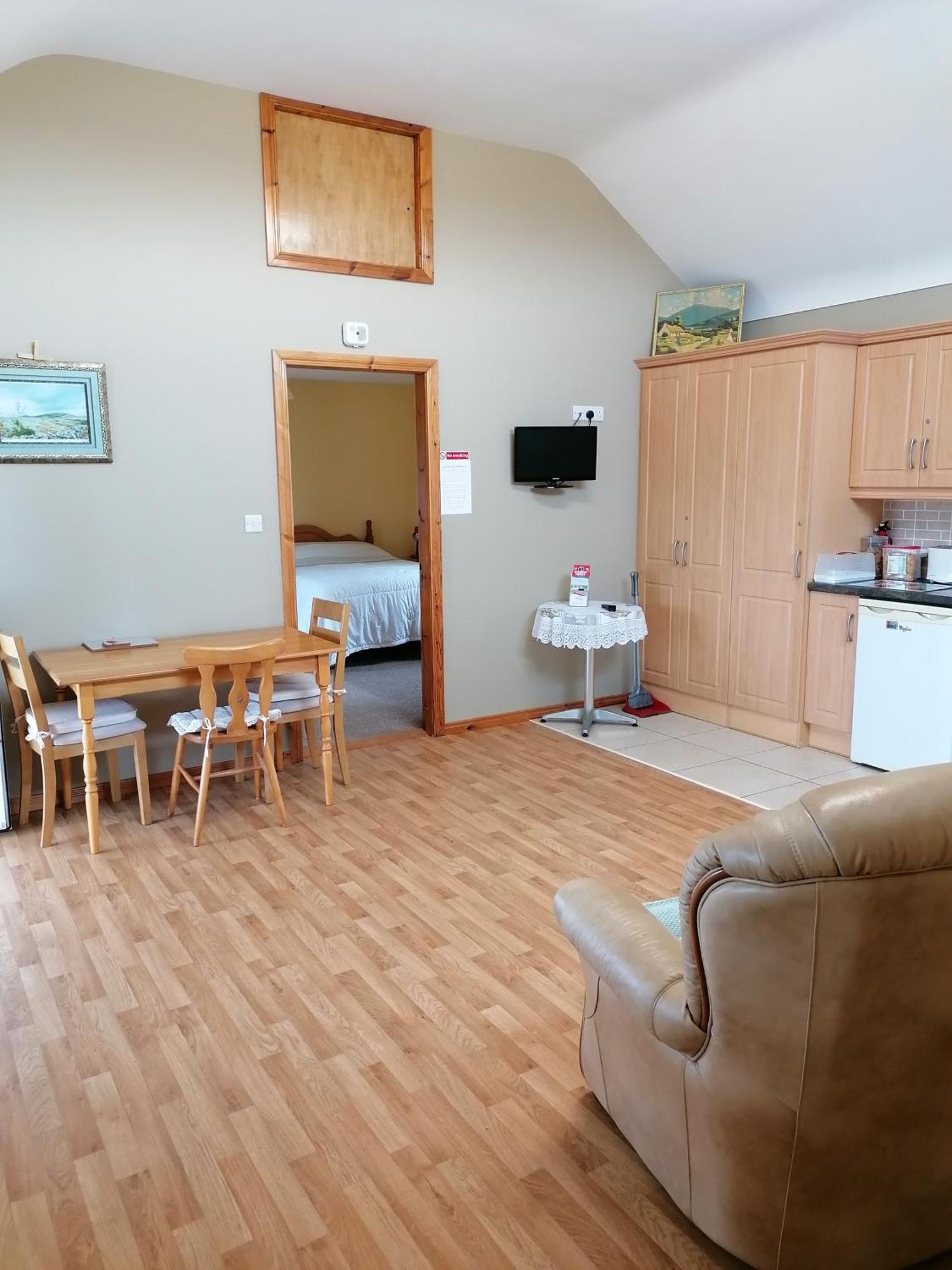 Danubio Guest Accommodation Doonbeg Exteriör bild