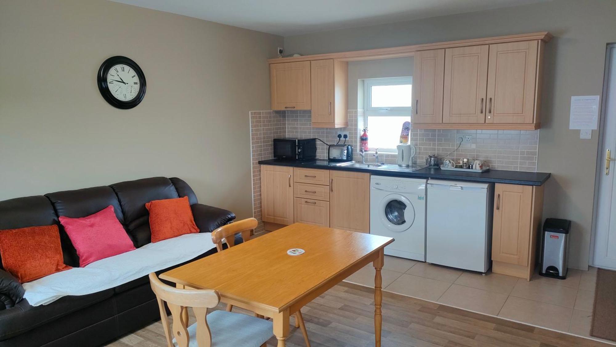 Danubio Guest Accommodation Doonbeg Exteriör bild